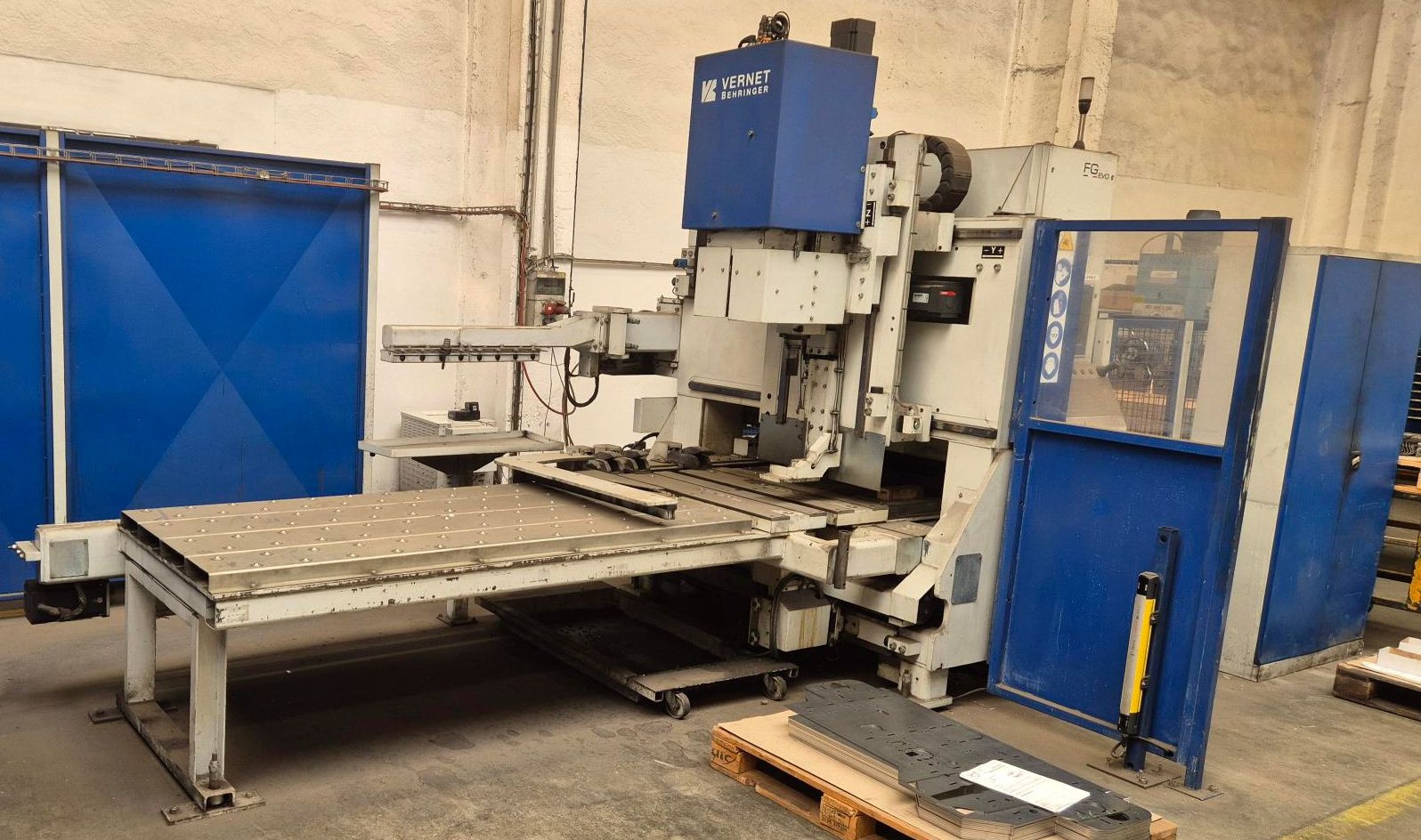 Maszyna do wiercenia, pogłębiania gwintów F Gevo 2000