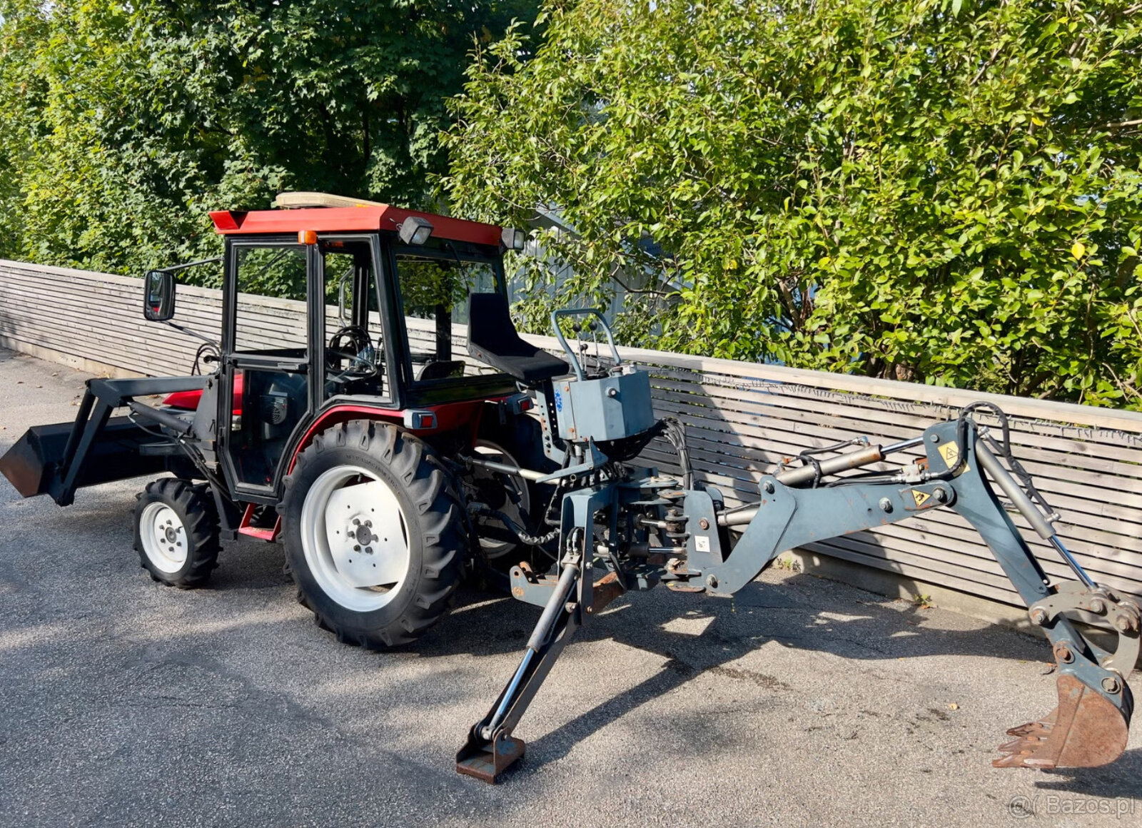 Yanmar F-220 traktorek ciągnik z ładowarką czołową i koparką