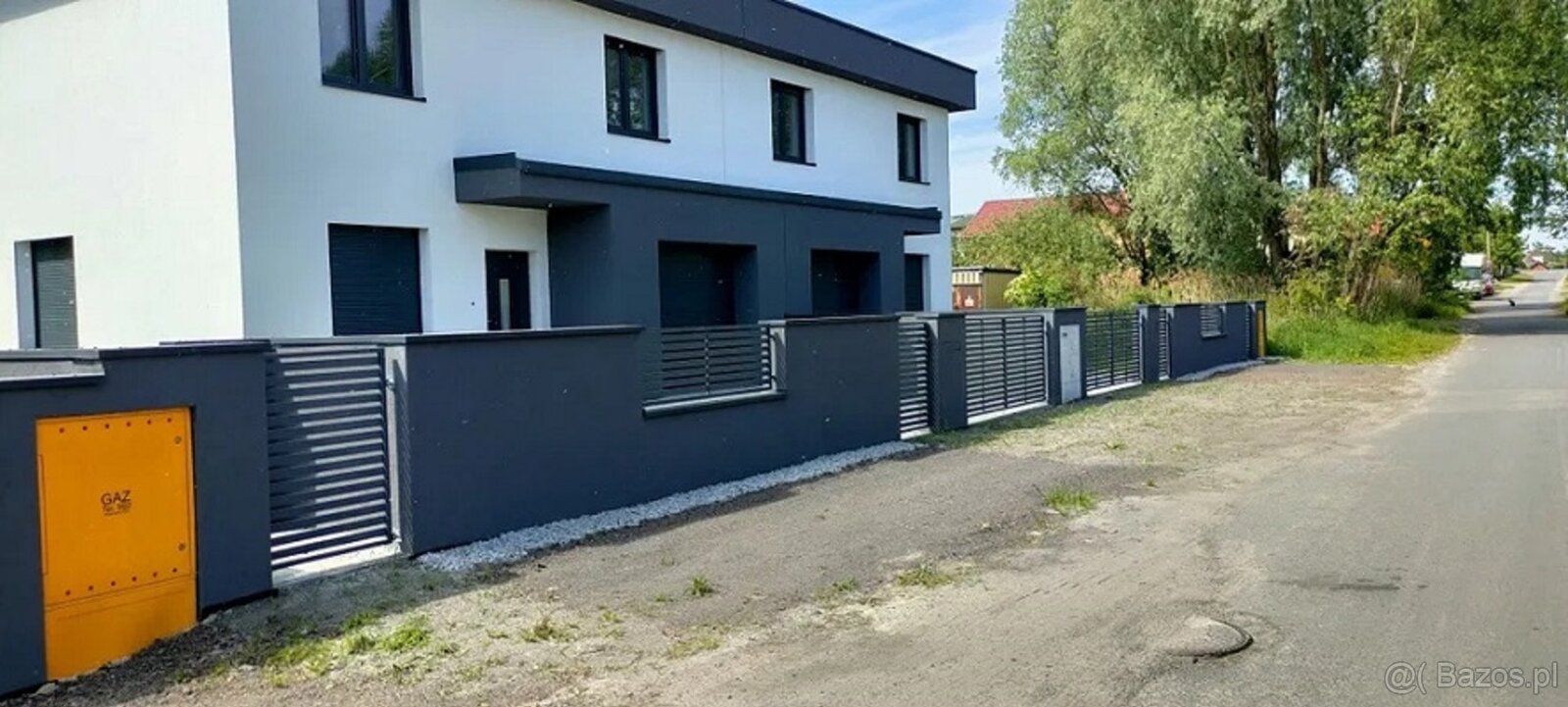 Dom w zabud. bliźniaczej o pow. 111 m2, działka 280m2, stan