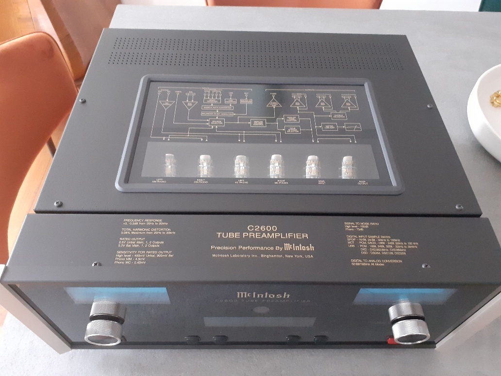 McIntosh C2600 - (Price: 2700 EUR)