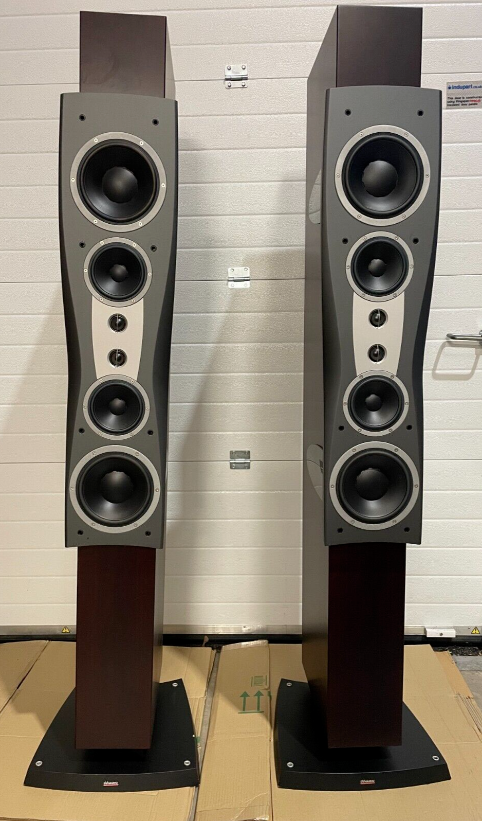 Dynaudio Confidence C4 ( Price: 4500 EUR )