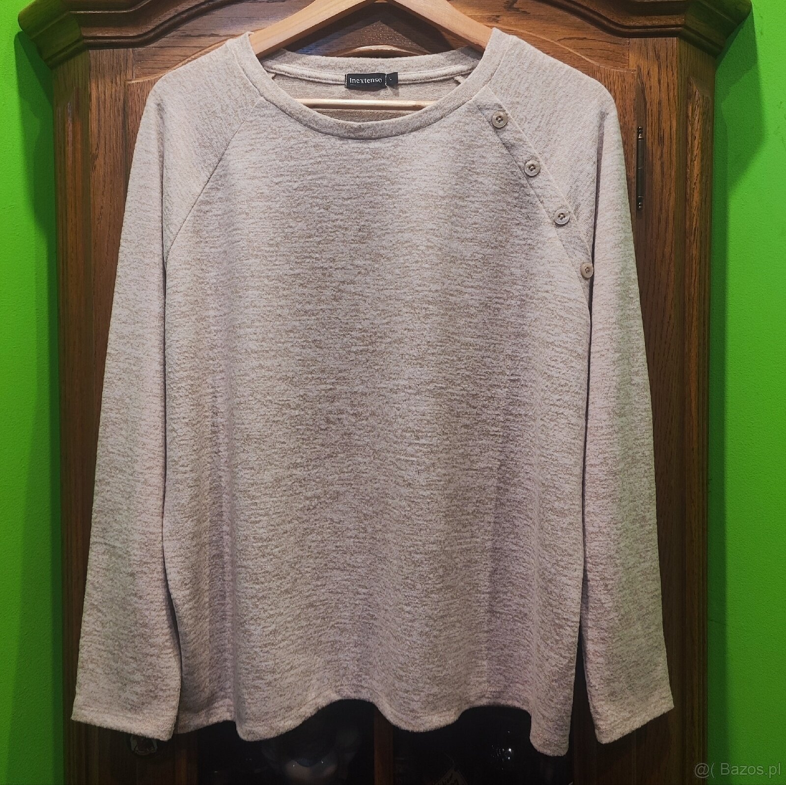 Kremowy sweterek z ozdobnymi guzikami INEXTENSO rozm. L/40