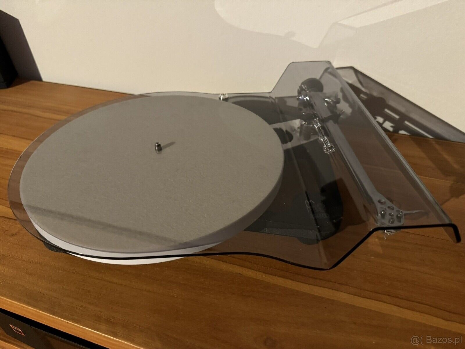 Rega Planar 10 + Apheta 3 - (Price: 2100 EUR)
