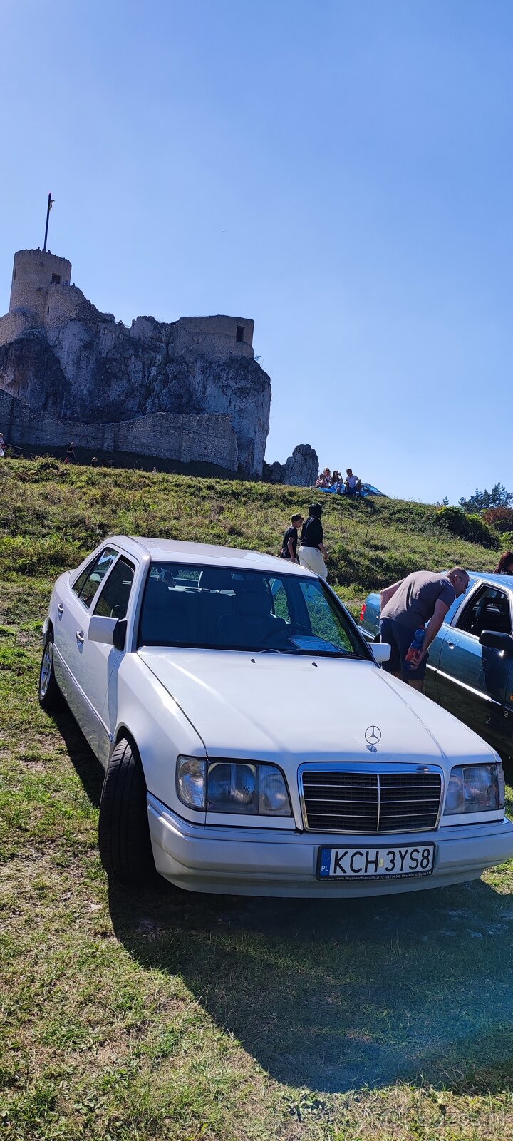Mercedes E124 2.0 D
