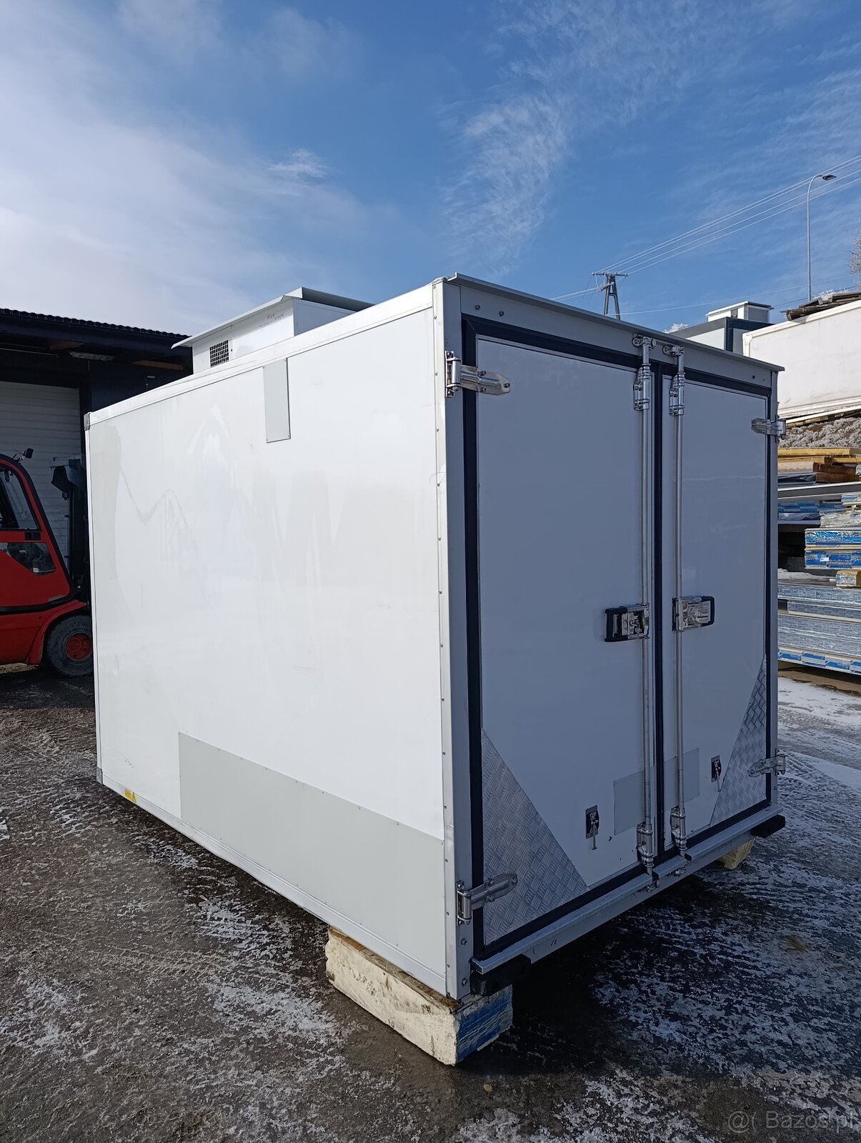 Zabudowa Chłodnicza / Chłodnia Stacjonarna / Komora Chłodnic