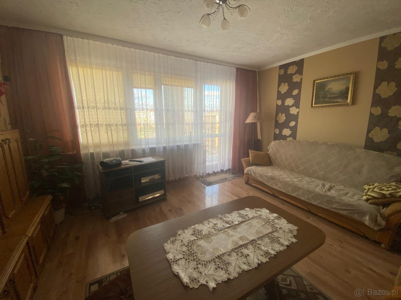 3 pokoje, 62.50m2, balkon, winda, do remontu, Os.Dobrzec