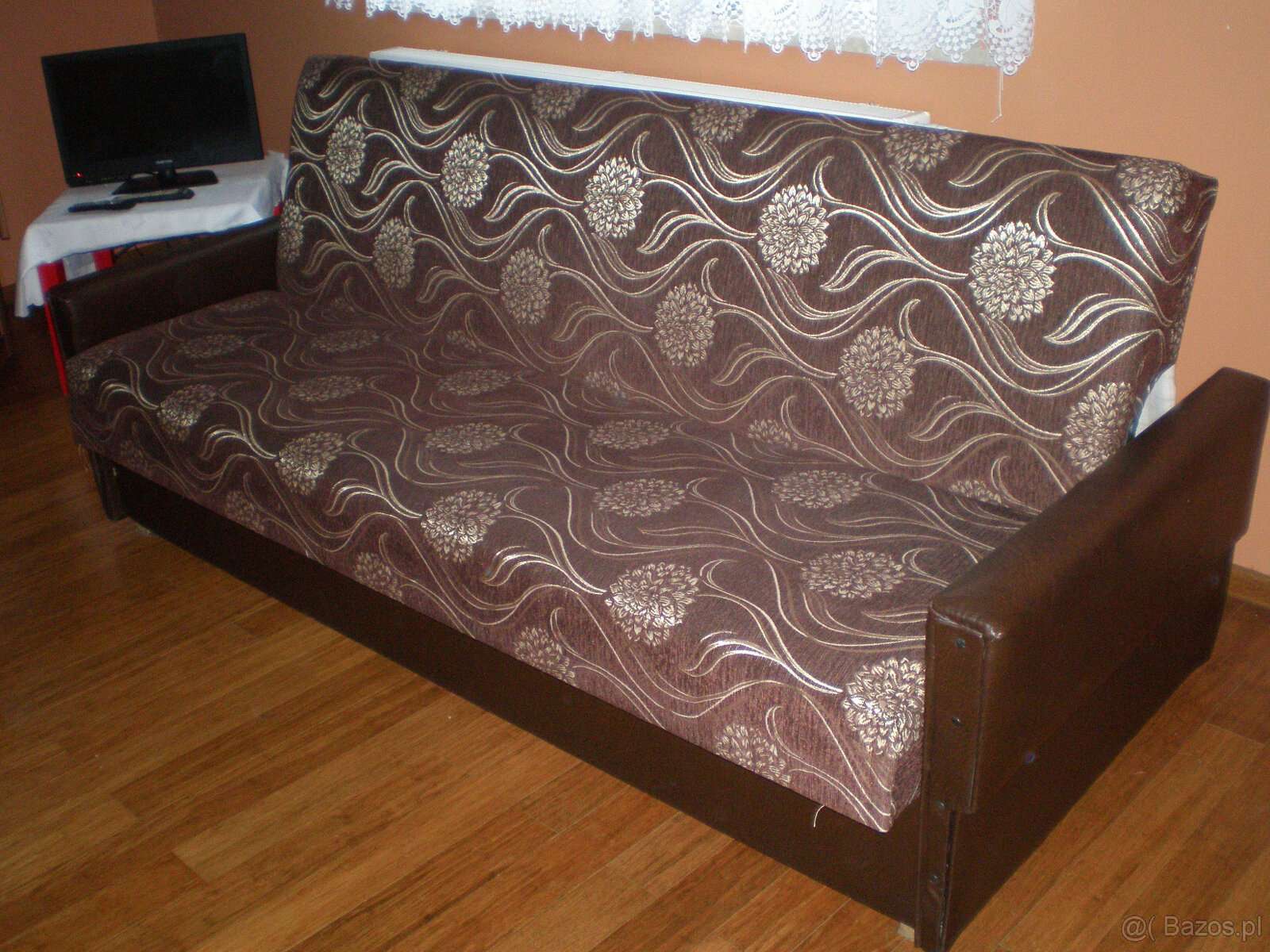 Sprzedam wersalkę używaną, stan dobry.