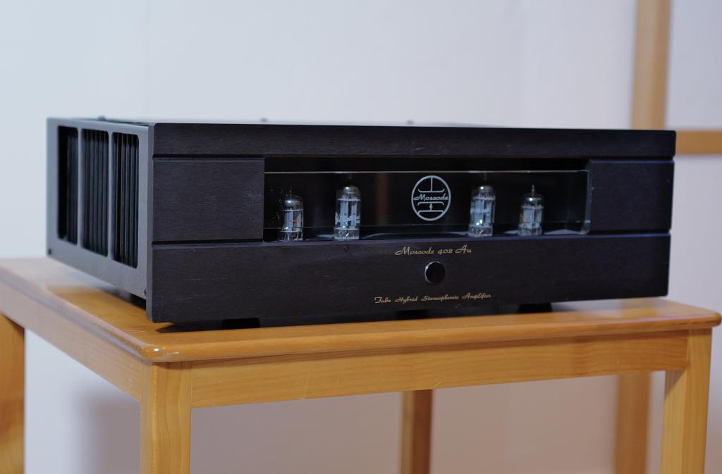 Moscode 402au ( Price : 1000 EUR )