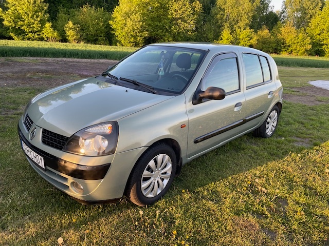 Sprzedam samochód RENAULT CLIO 2 z roku 2002  w stanie bardz