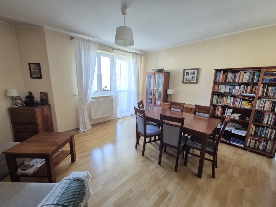 Mieszkanie o pow. 62.30m2, balkon, III p.,os. Dobrzec