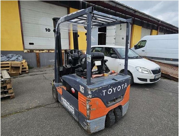 Wózek widłowy, Toyota 7FBEF16