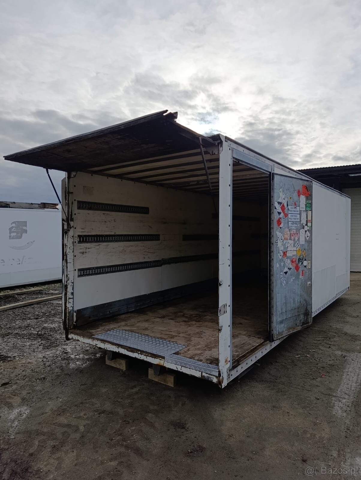 Zabudowa samochodowa / kontener Magazynowy / Magazyn / K200