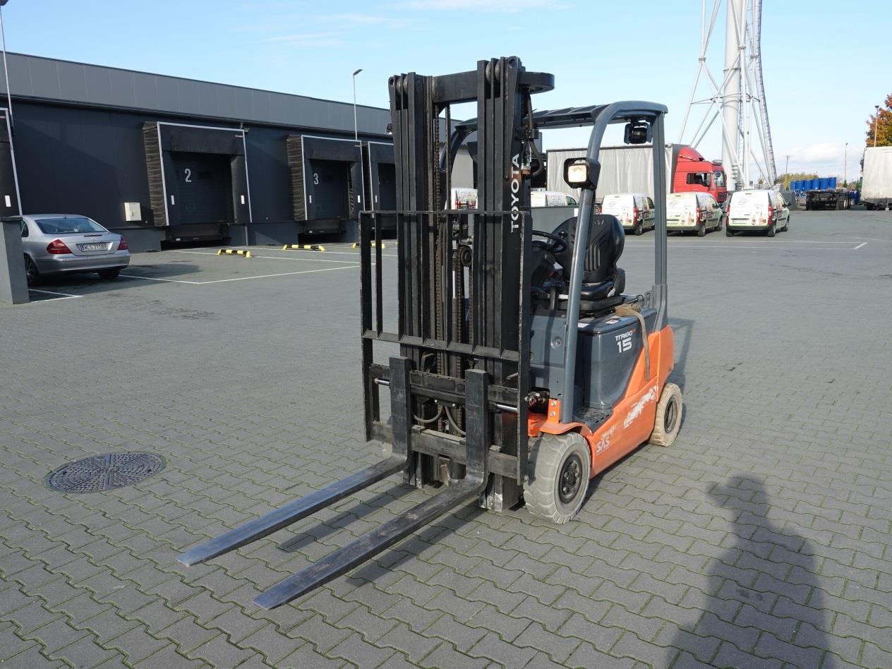 Wózek widłowy unoszący Toyota 8FBMT15 (Traigo 15)