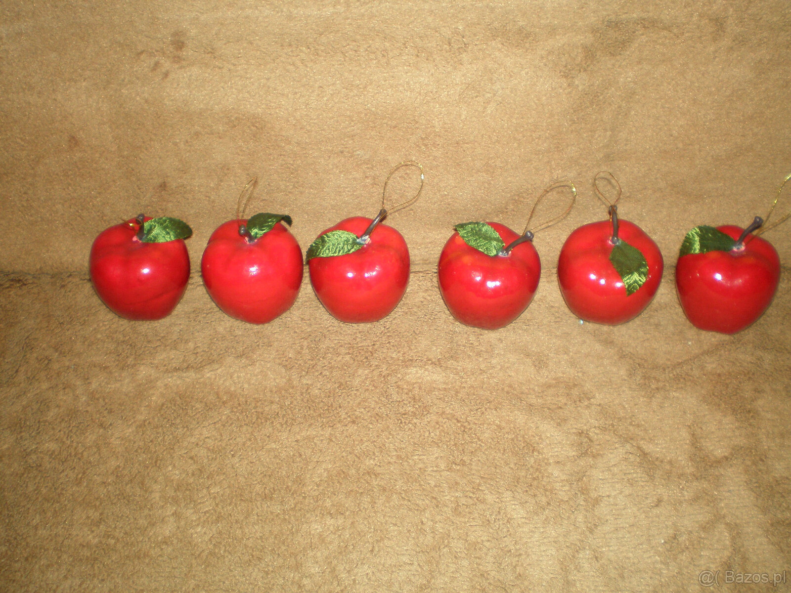 Zestaw 6 używanych, ale w dobrym stanie, bombek choinkowych