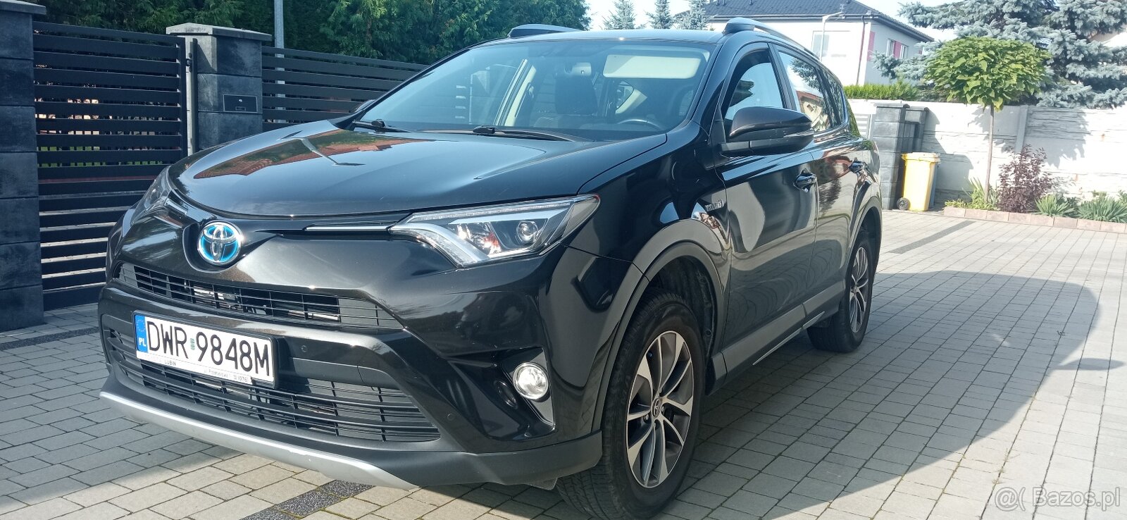 Sprzedam Toyota RAV4 hybryda 2,5 litra rok prod. 2016