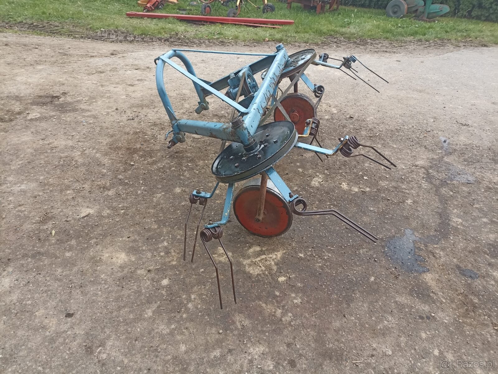 Pająk przetrząsacz karuzelowy polski do siana