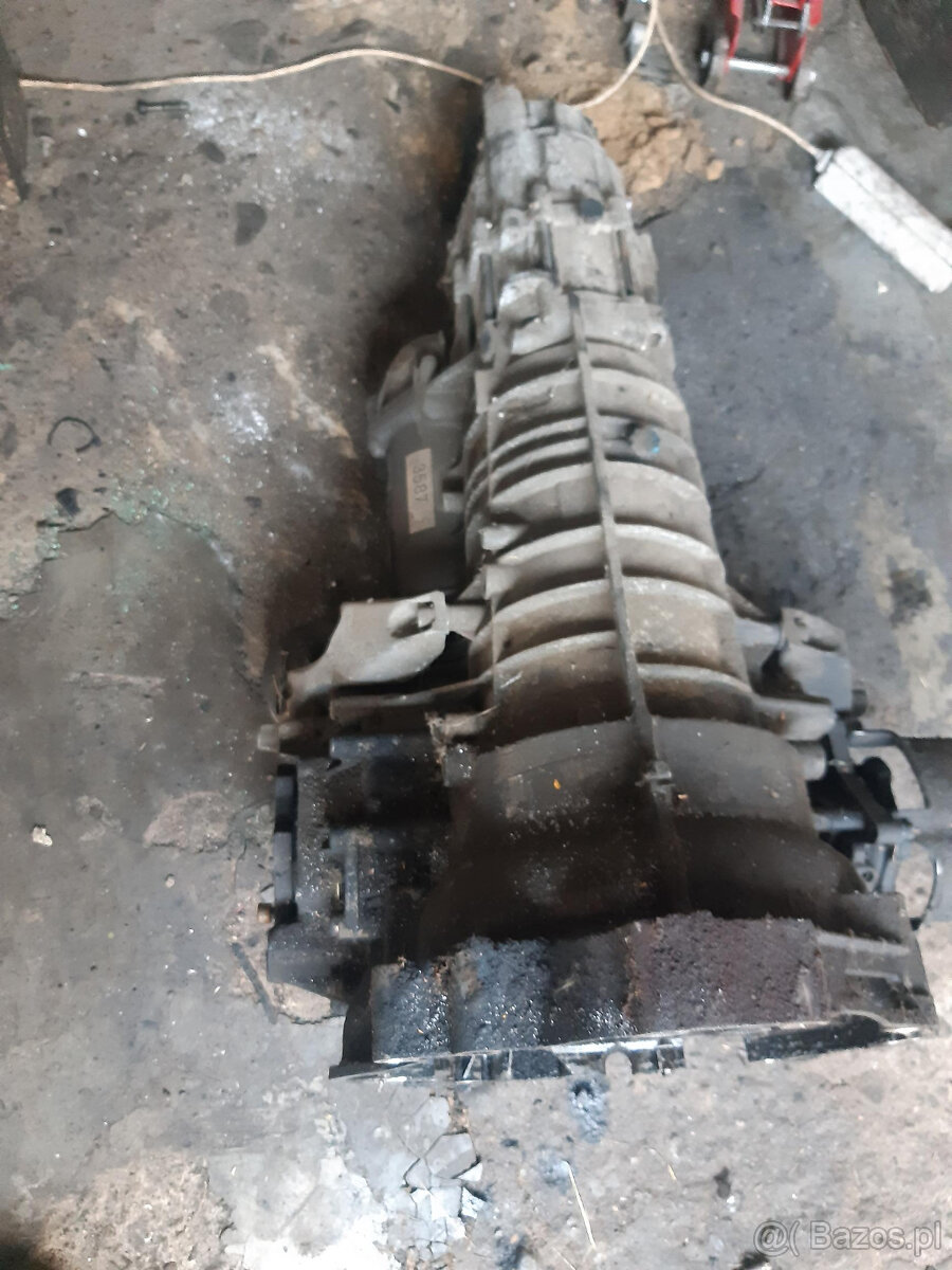 AUDI A8 D2 2.5tdi 110kw quattro tiptr.- skrzynia 5HP19 DEY