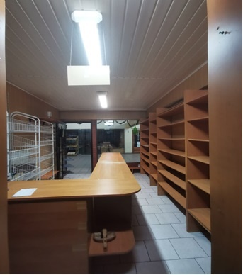 Dwa lokale, jeden z najemcą sprzedam