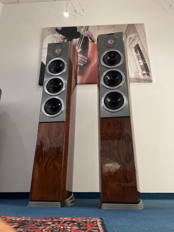 Audiovector R8 Arreté 20000EUR