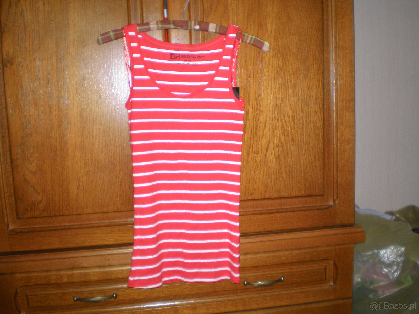 Sprzedam podkoszulkę damską nową , stan idealny, rozmiar 34.