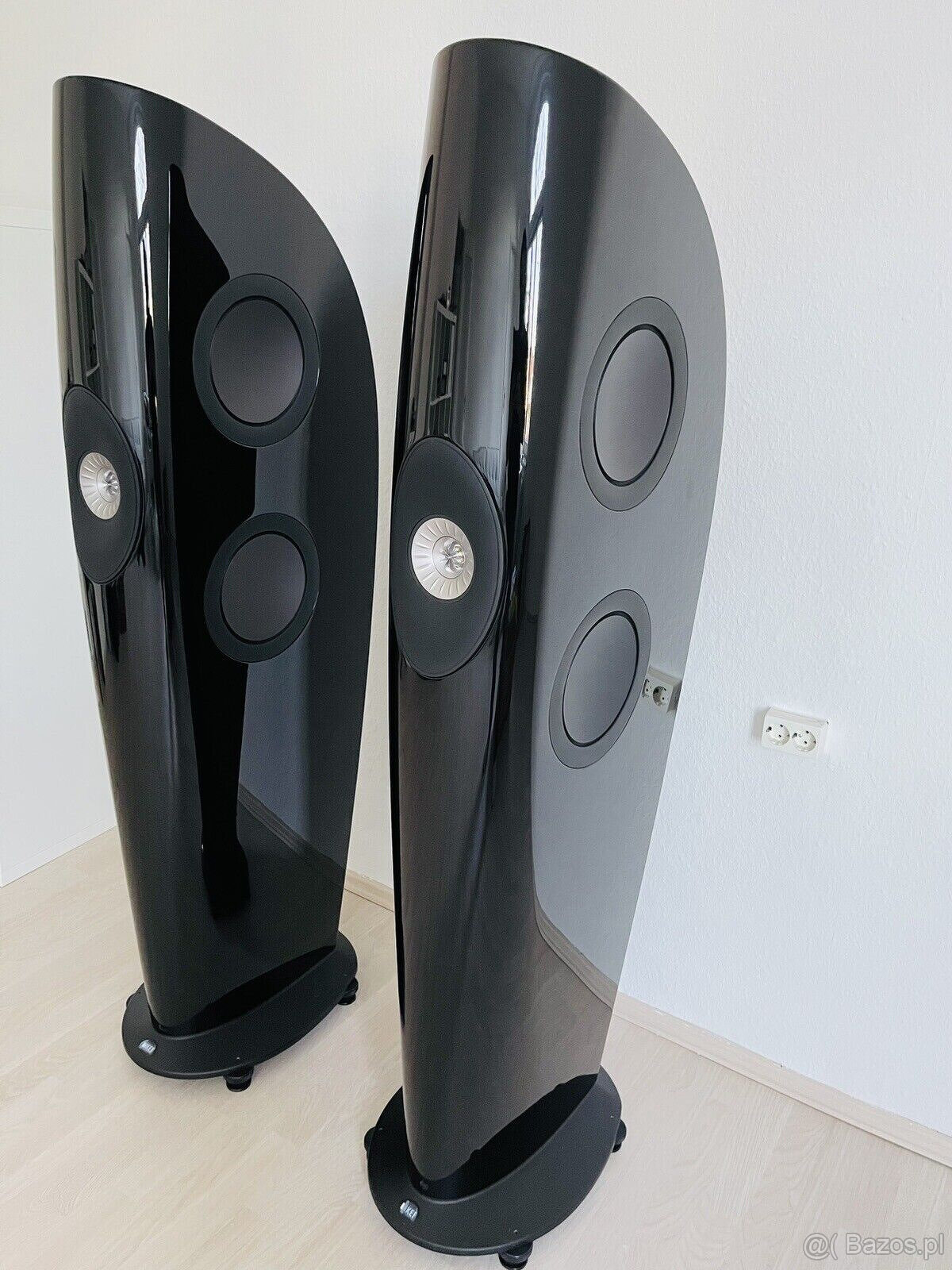 KEF Blade One ( Price: 6000 EUR )