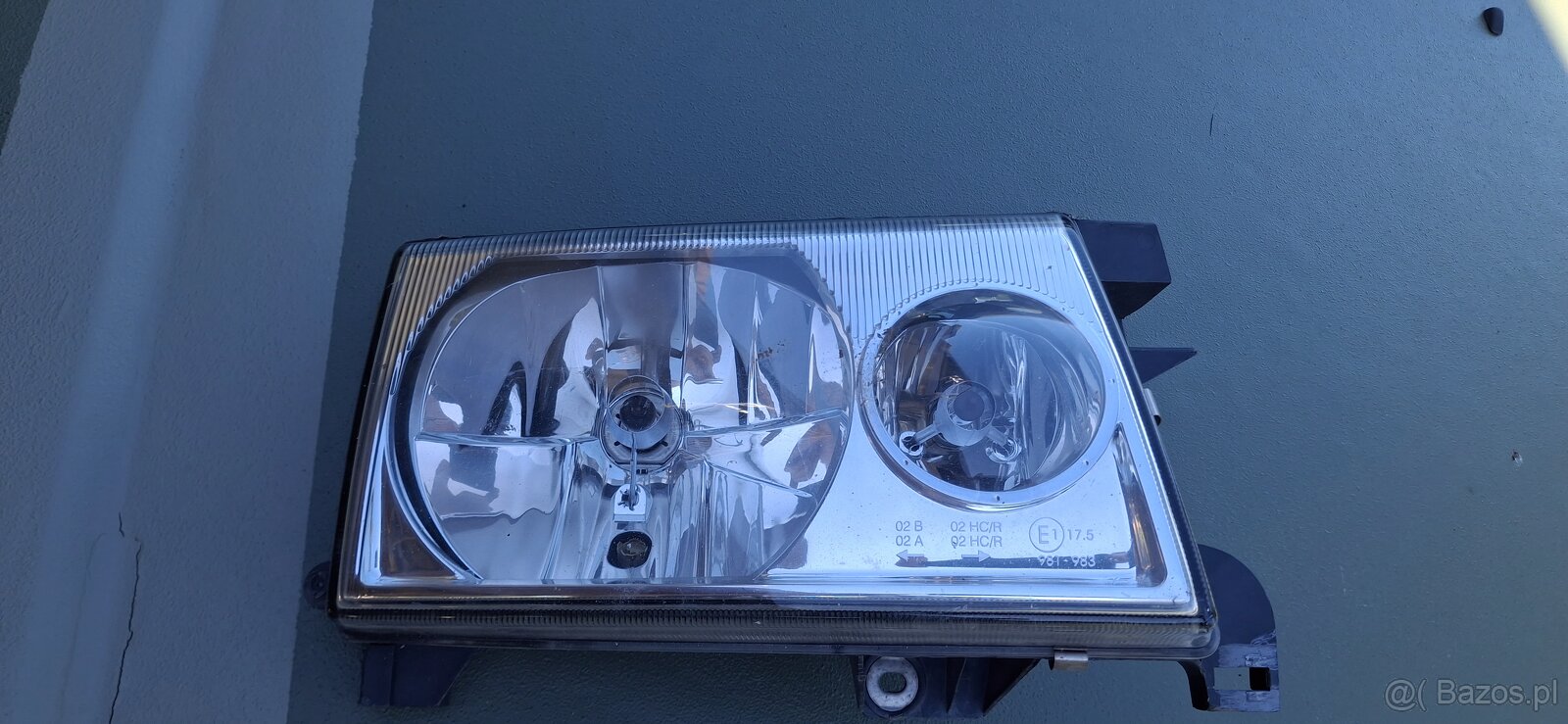 Lampy przednie Nissan Terrano 2