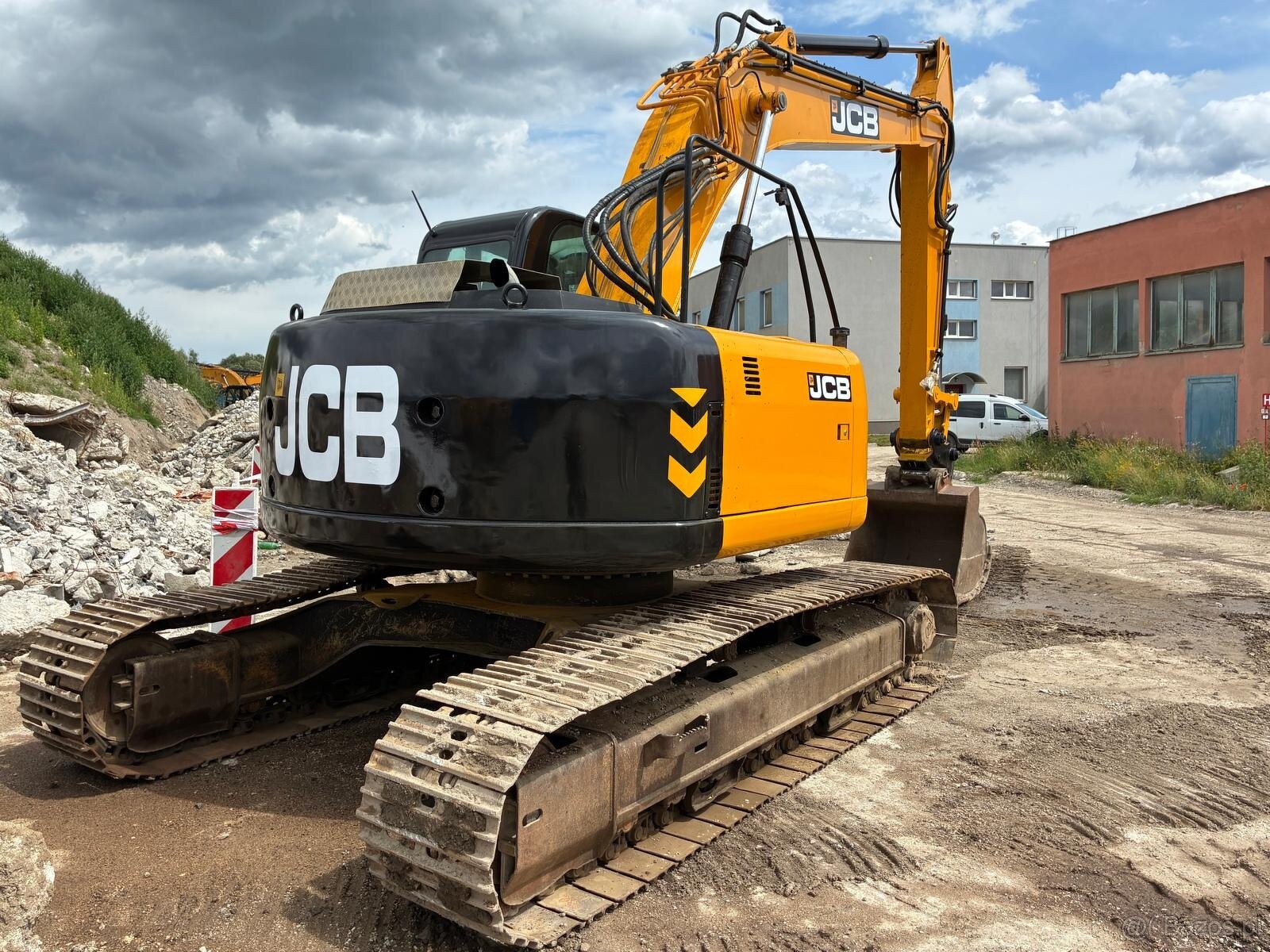 sprzedam koparka JCB 235 LC