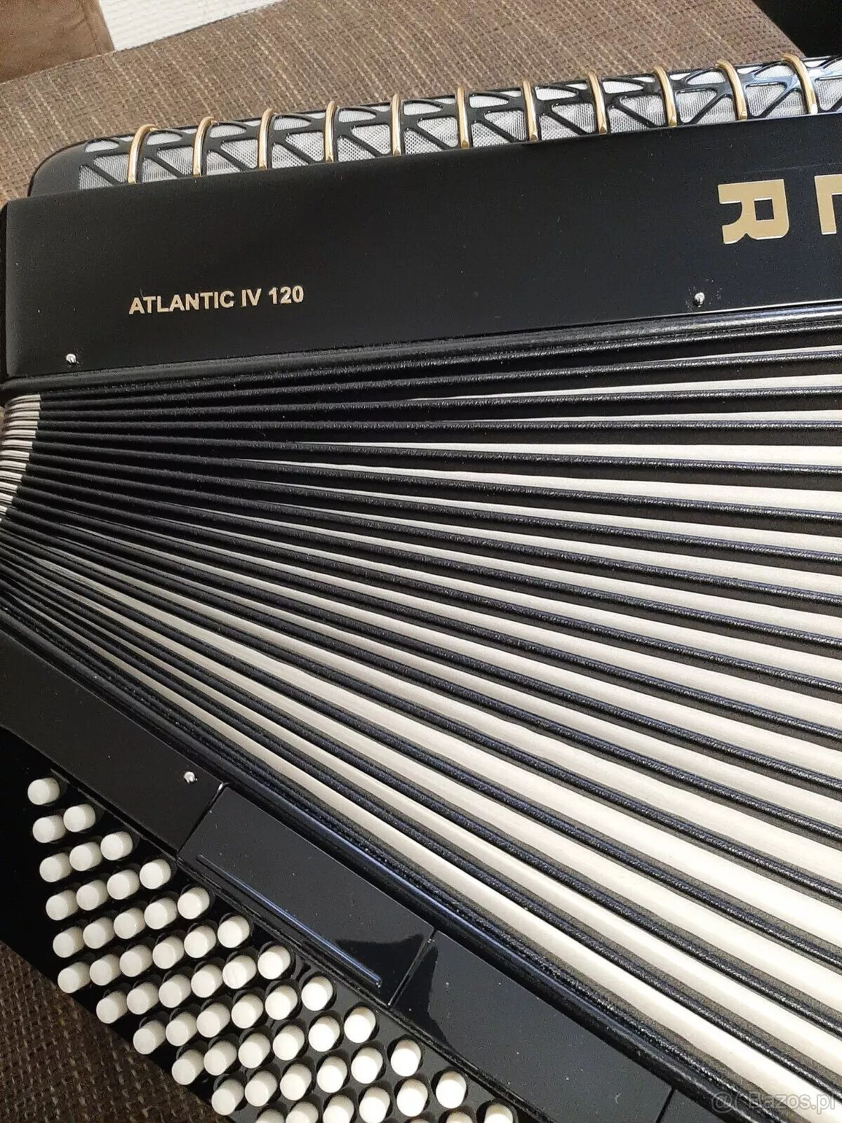 Akordeon Hohner Atlantic IV 120 (prawie nowy)-z twardym fute