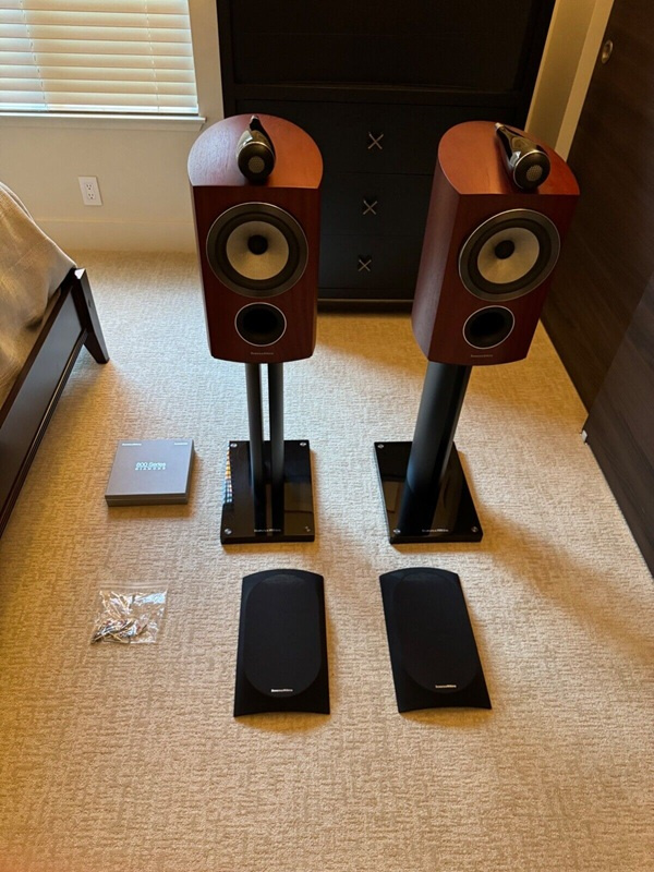 Bowers &Wilkins 805 D3 + stands ( Price: 2000 EUR )