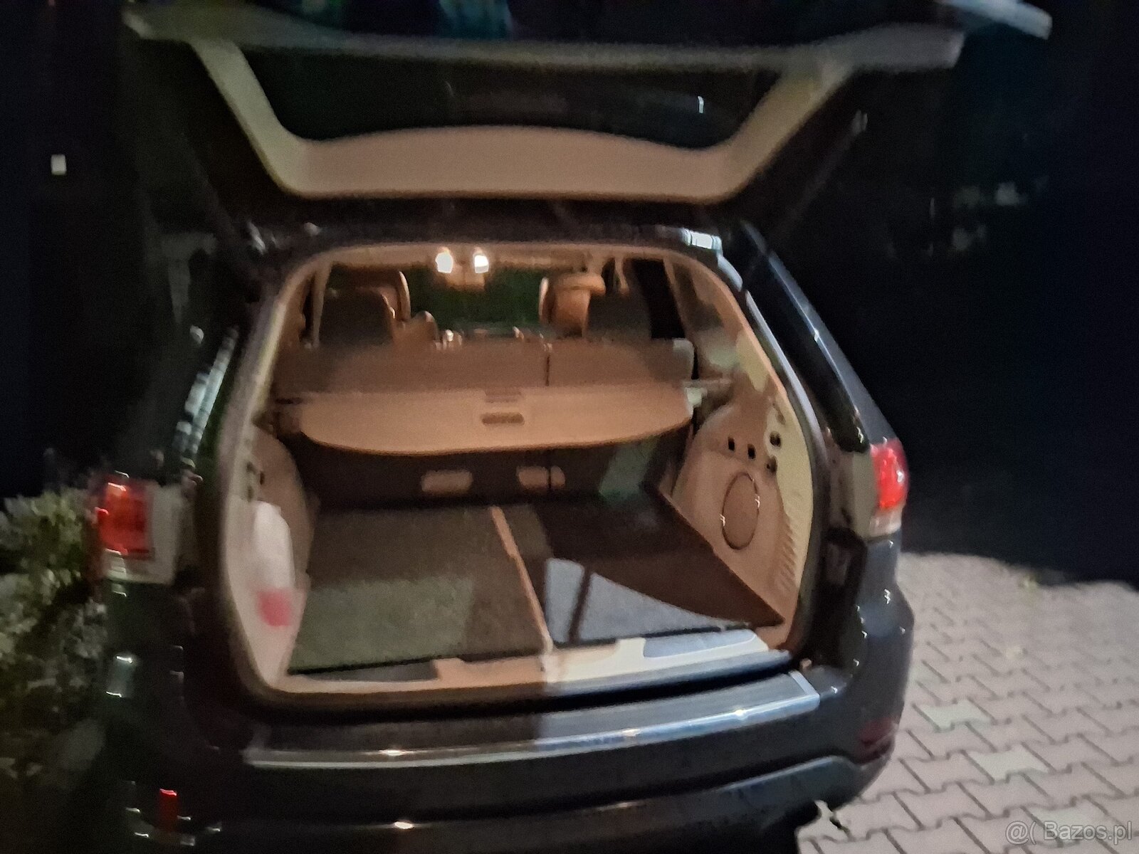 Sprzedam jeep grand cherokee-uszkodzony