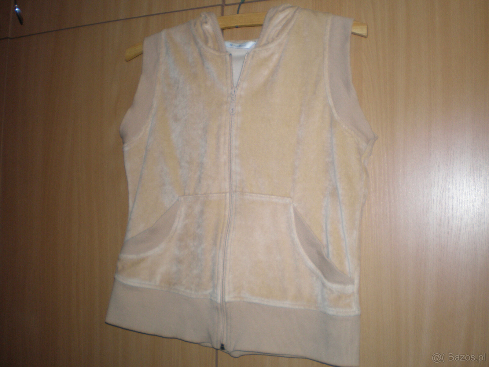 Sprzedam kangurek damski, rozmiar M, używany, stan dobry, od