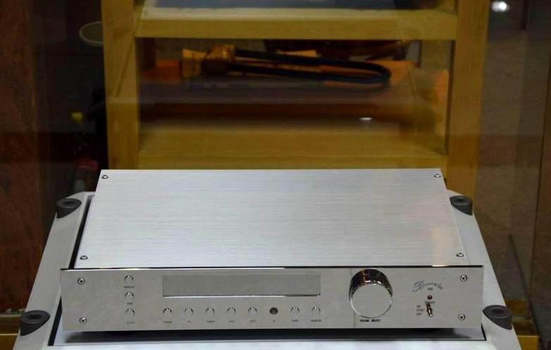 BURMESTER 035 - 1.800 EURO