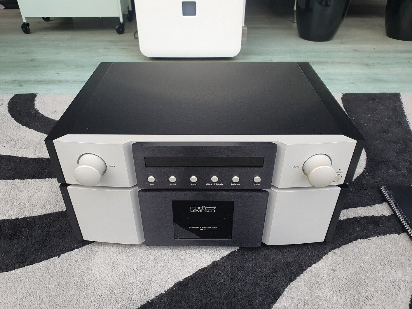 Mark Levinson No. 52 ( Price : 6800 EUR )