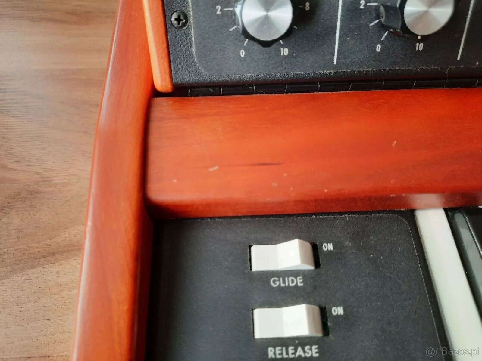 Minimoog Voyager Lunar Cherry, używany, dobry stan