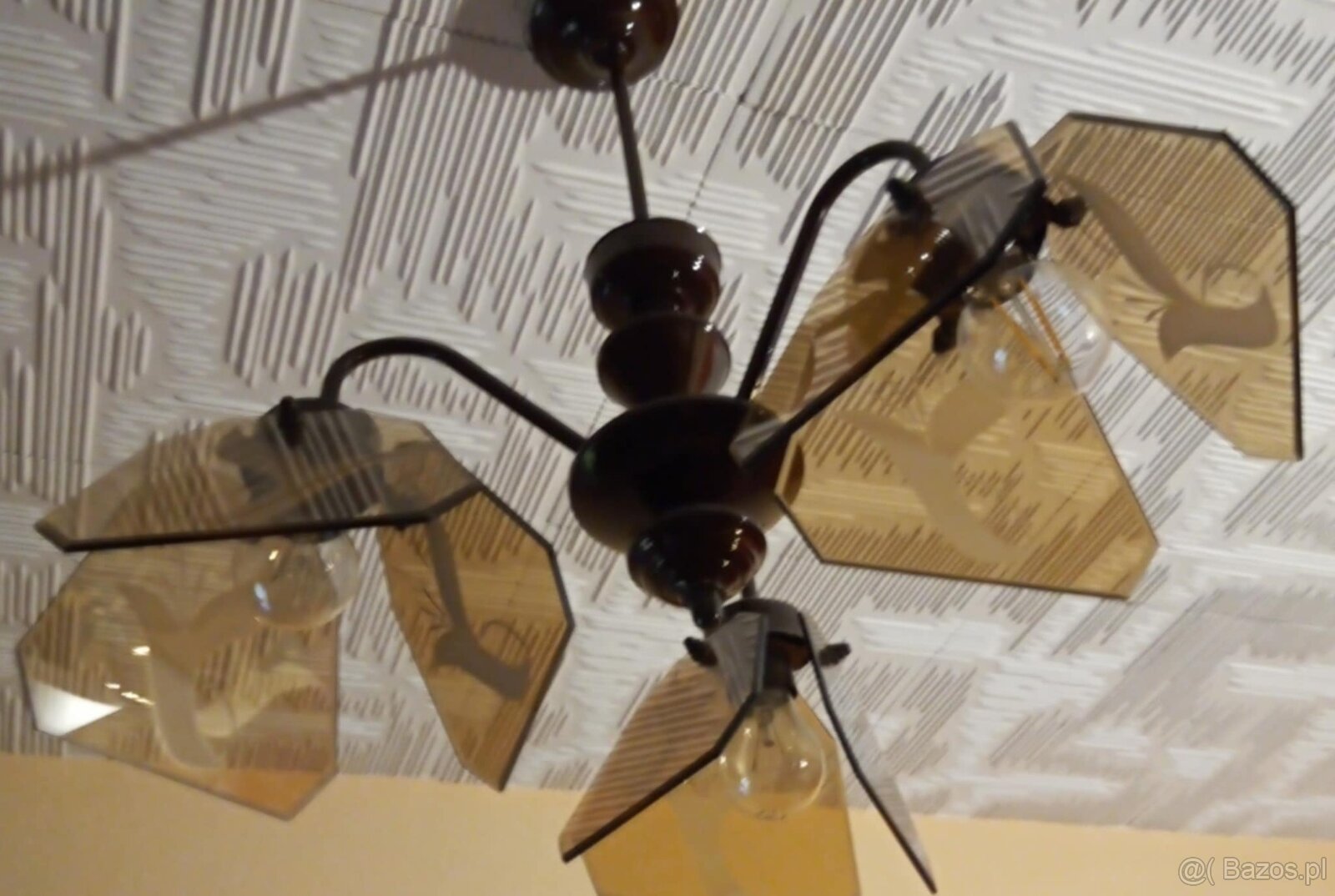 Sprzedam żyrandol używany.