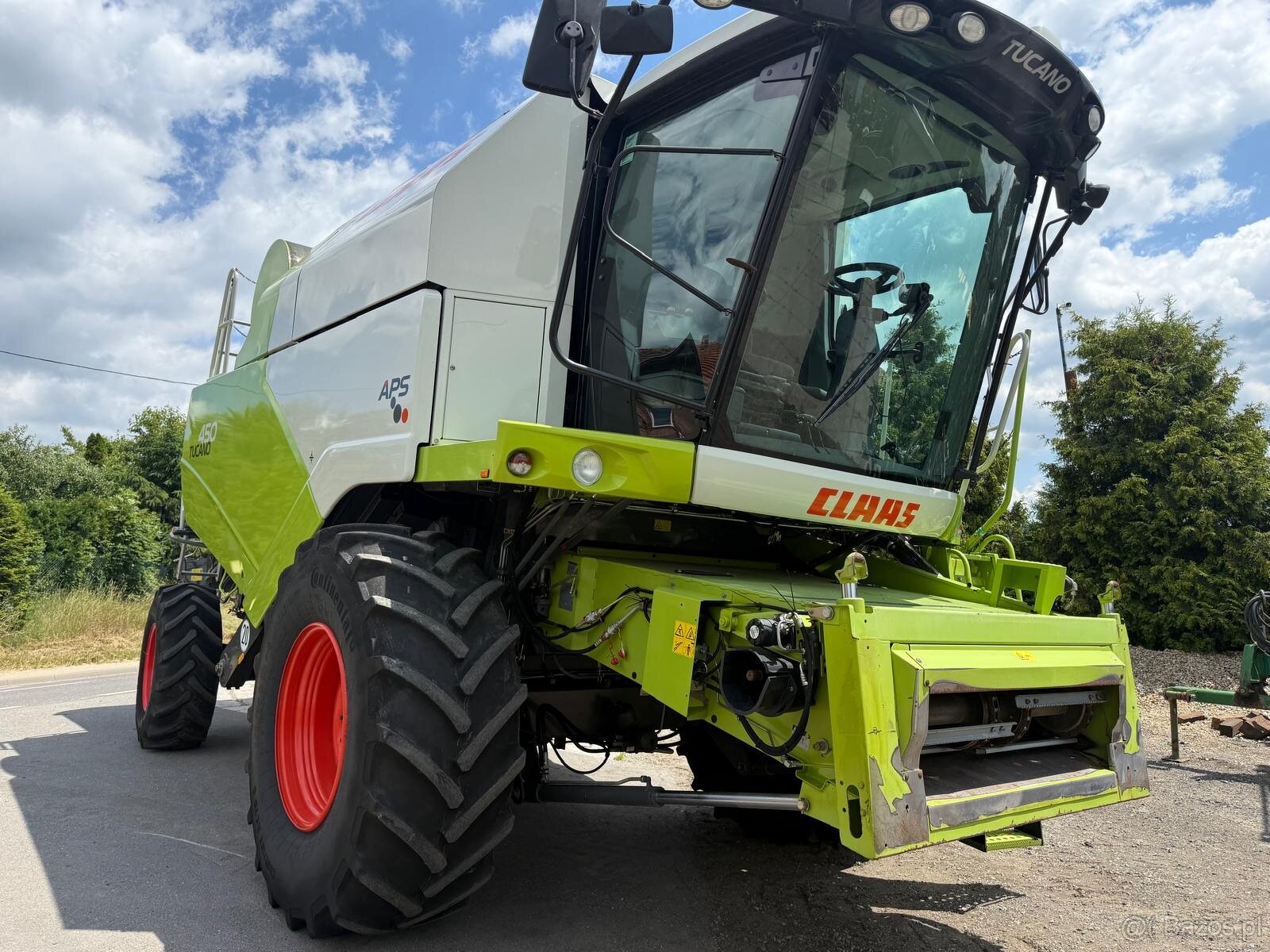 Kombajn zbozowy Claas Tucano 450  heder V660  2400 / 1500mth