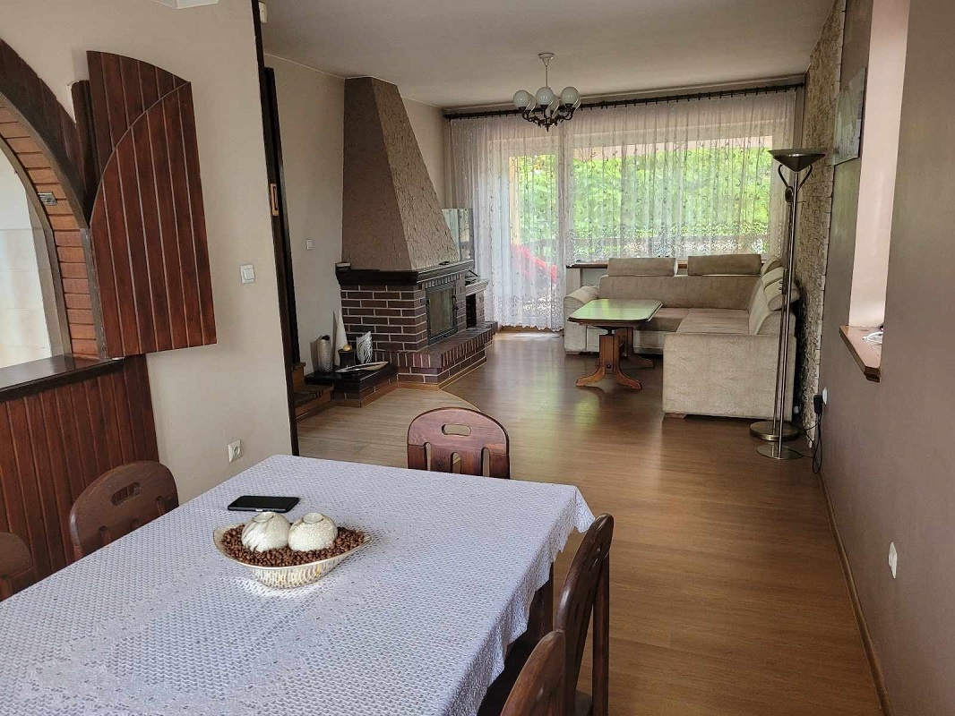 Dom parterowy z użyt. poddaszem o pow. 187m2, działka 552m2,