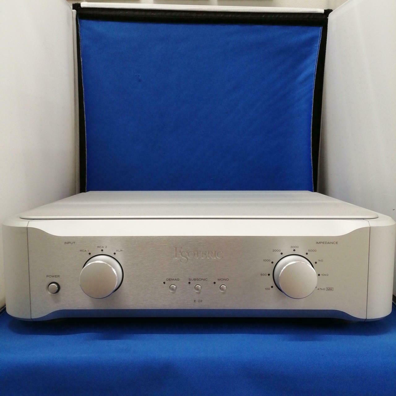Esoteric E-02