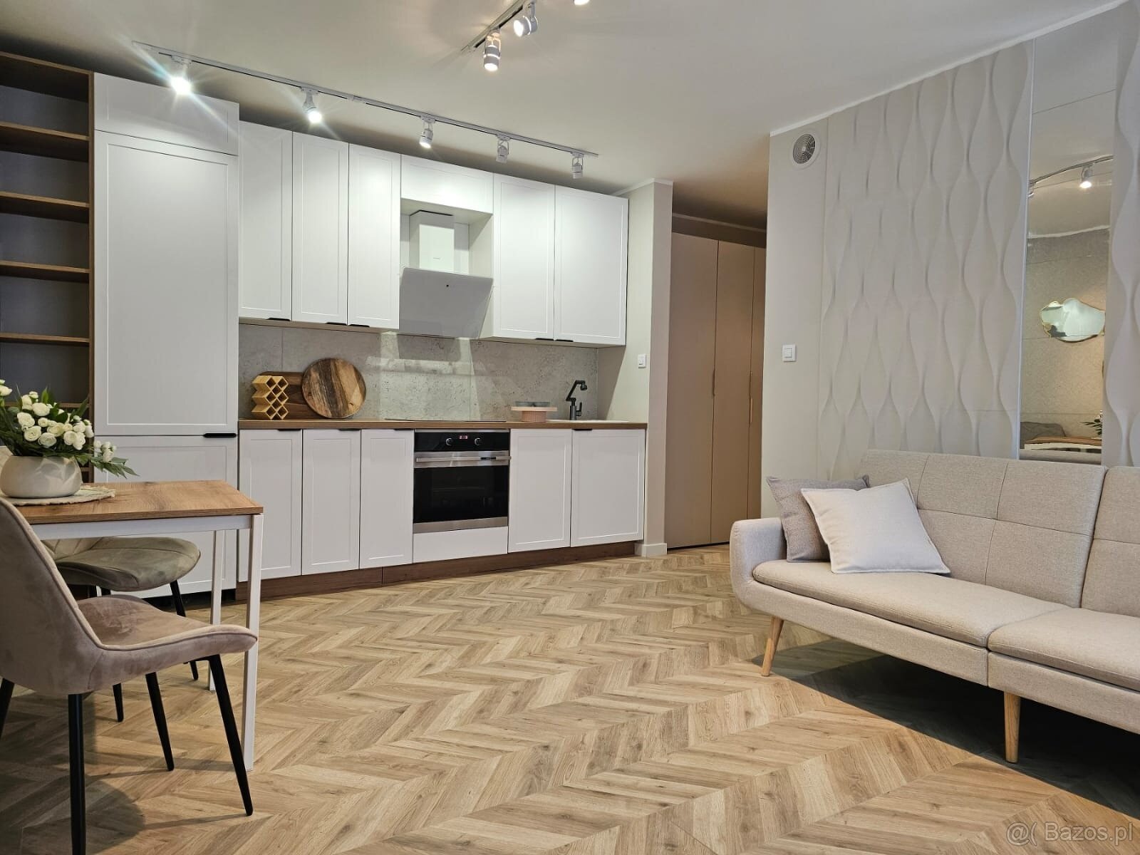 Mieszkanie o pow. 52.17m2, parter, balkon,Os.Asnyka