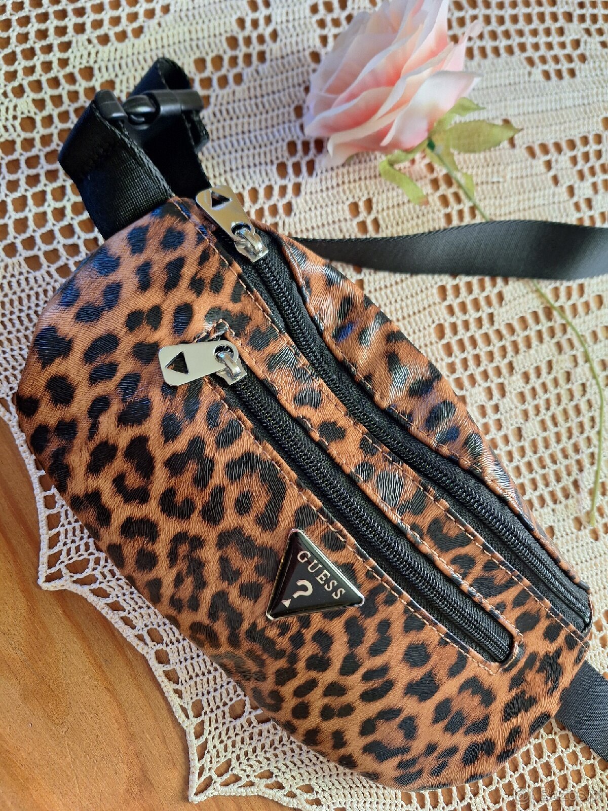 Nerka damska Guess panterka