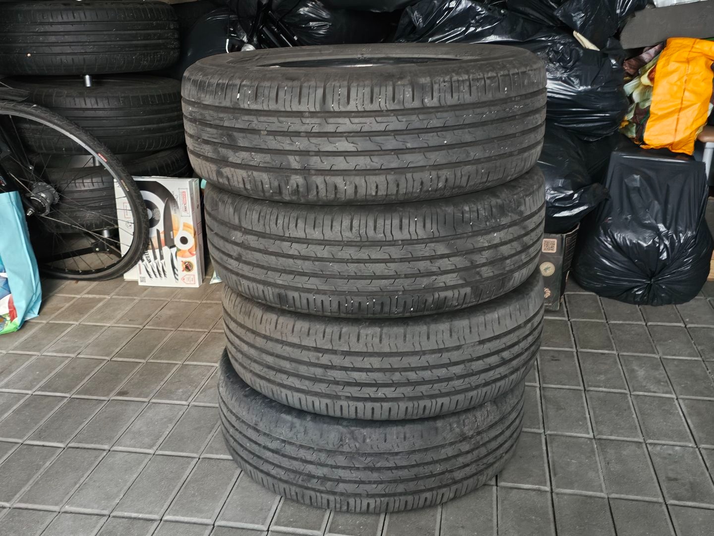 Sprzedam opony firmy Continental 205/60/ R 16