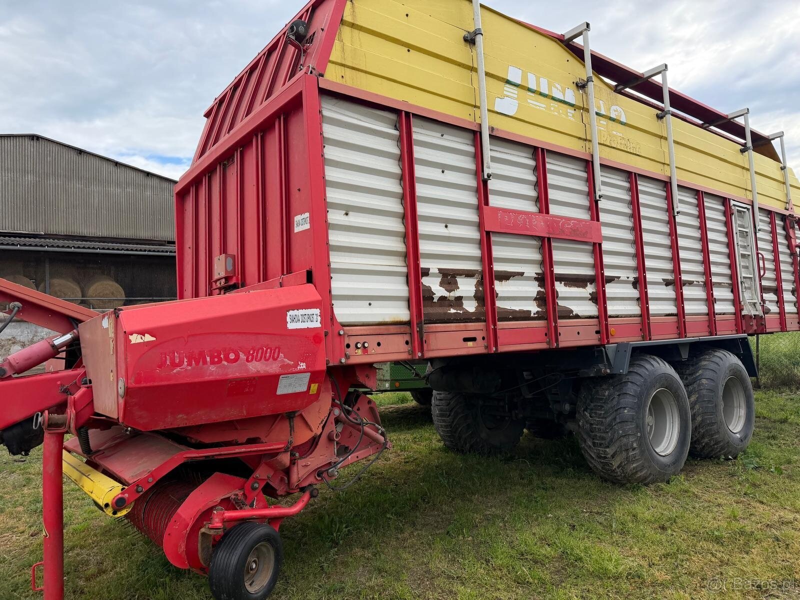 Przyczepa samozbierająca Pottinger Jumbo 8000 sprowadzona ce