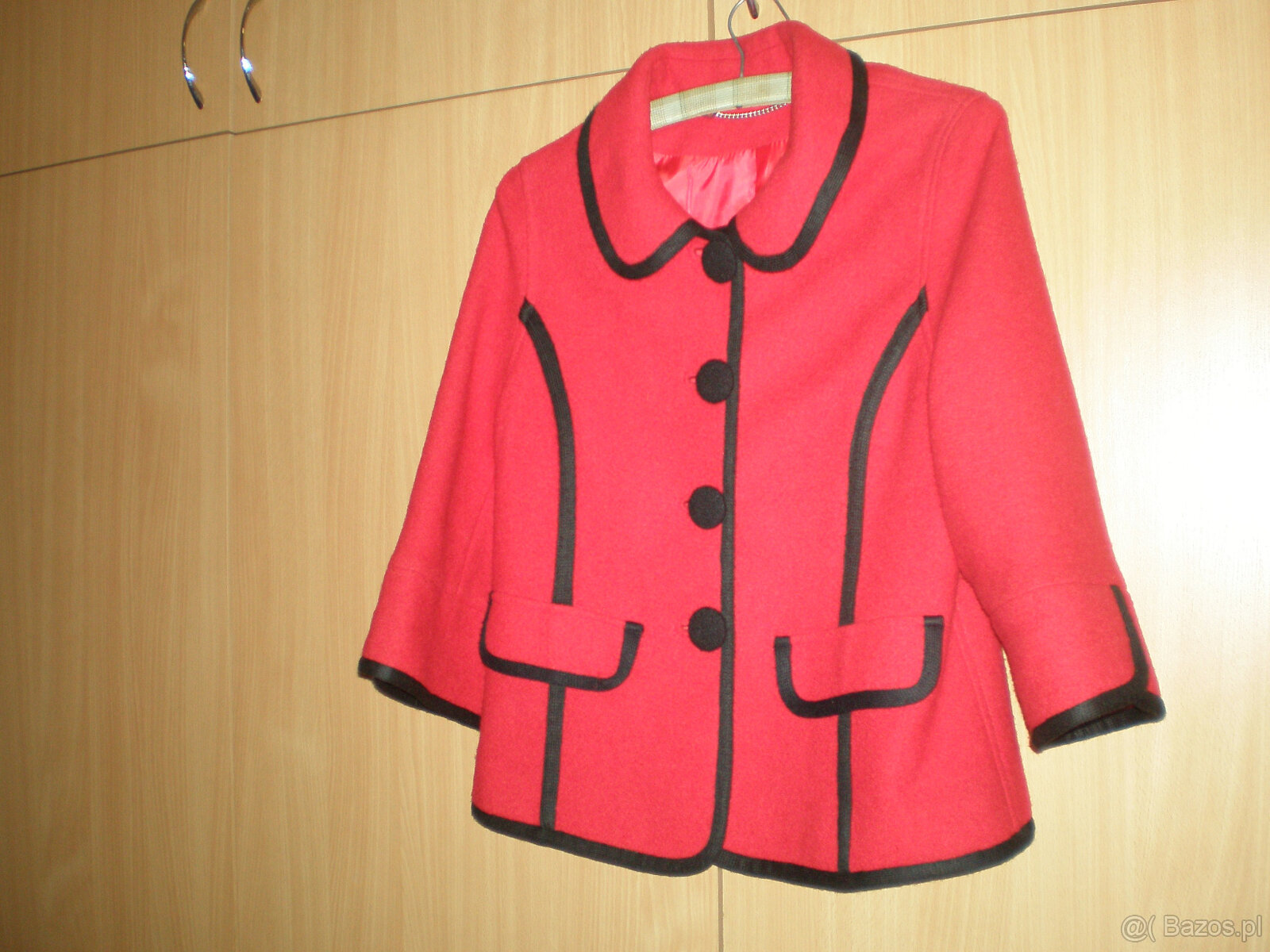 Sprzedam elegancki żakiet damski na podszewce, używany.