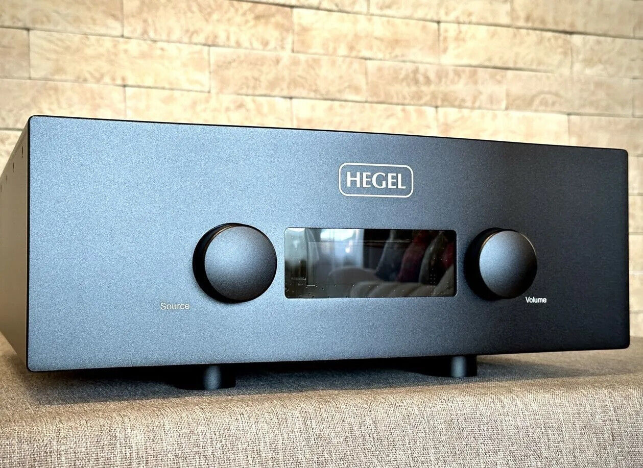 Hegel H590 ( Price : 2400 EUR )