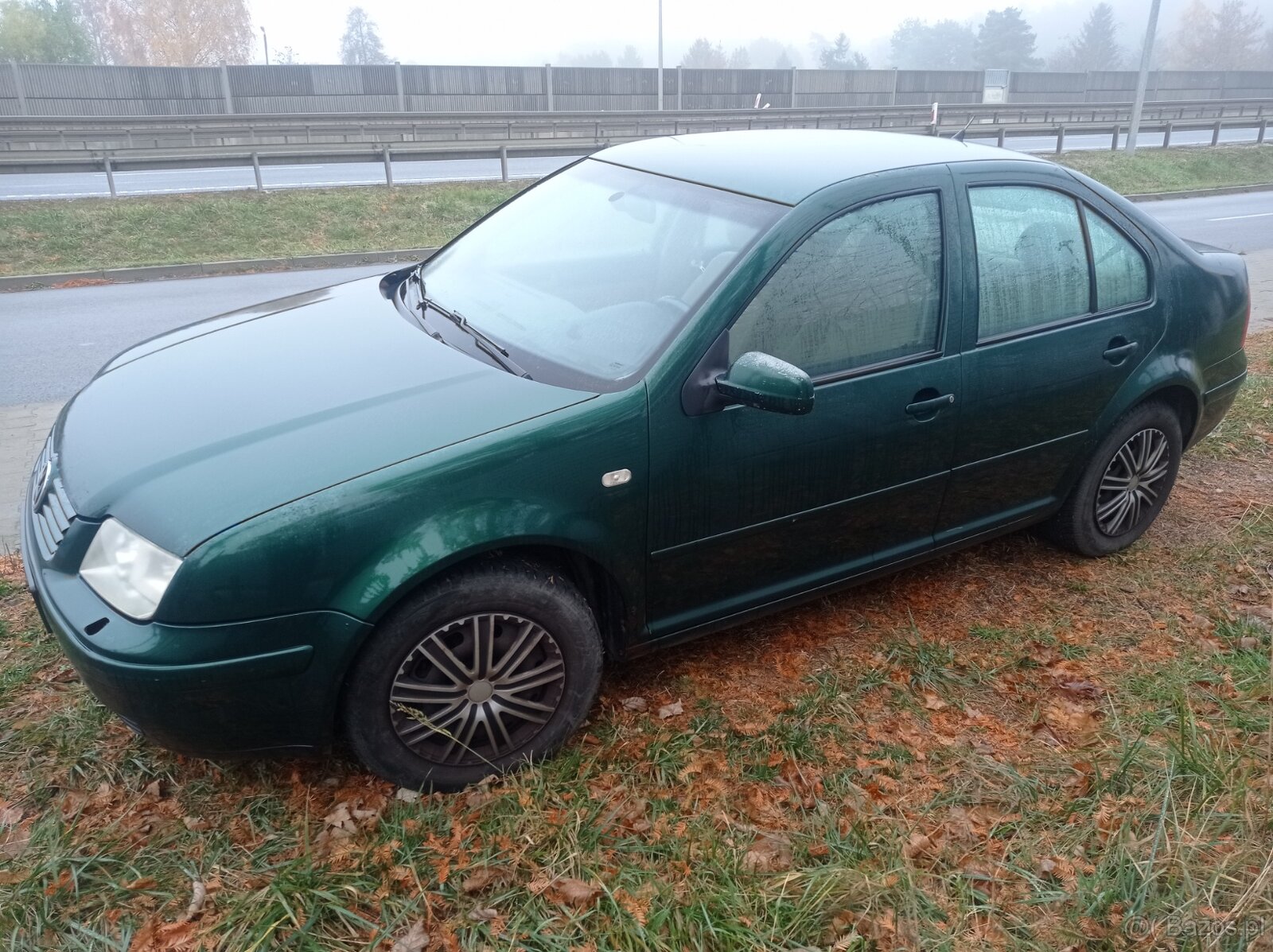 Sprzedam VW Bora prod. 1999, 1.6 B , opony zima plus lato