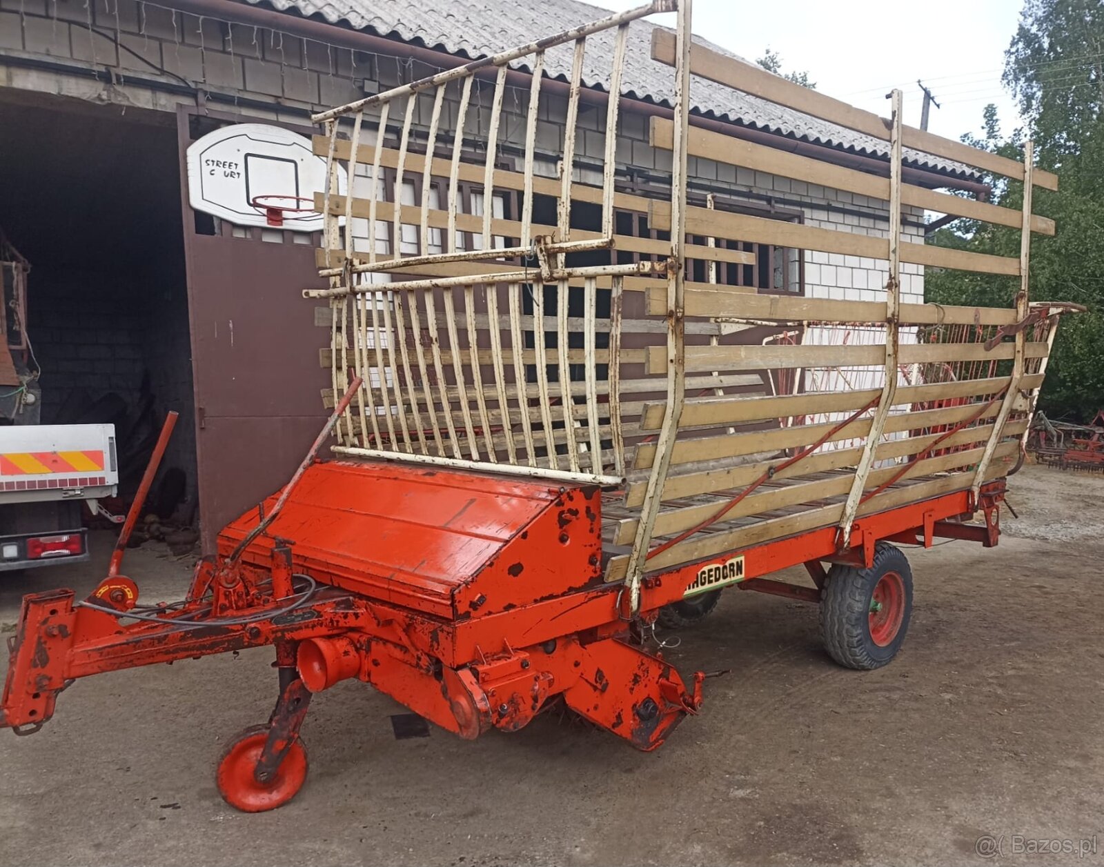 Przyczepa samozbierająca niemiecka Hagedorn