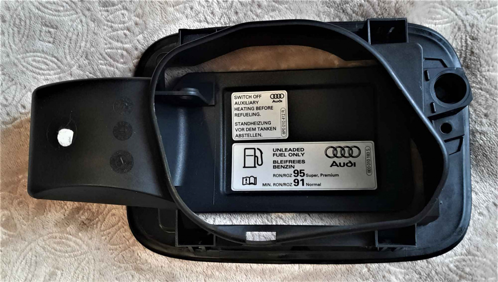 Wkład wlewu paliwa do Audi A4 B8