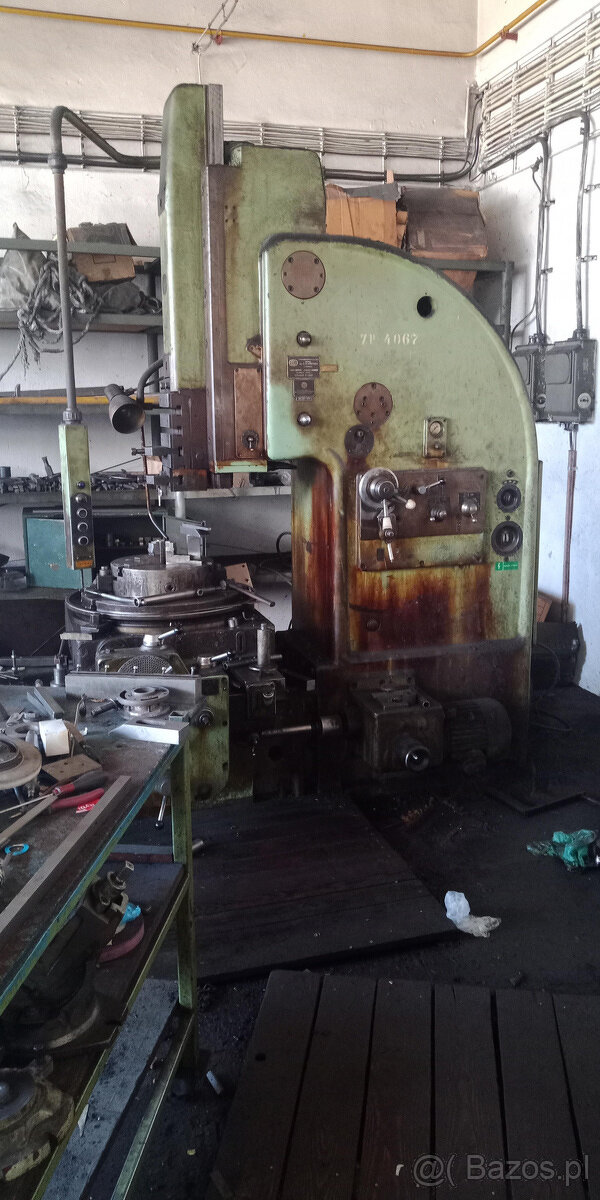 dlutownica pionowa typ GOMEL 7M430