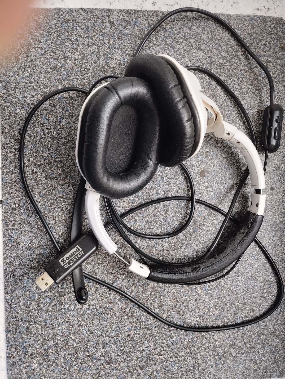 Słuchawki przewodowe z mikrofonem.Słuchawki Creative HS-1100