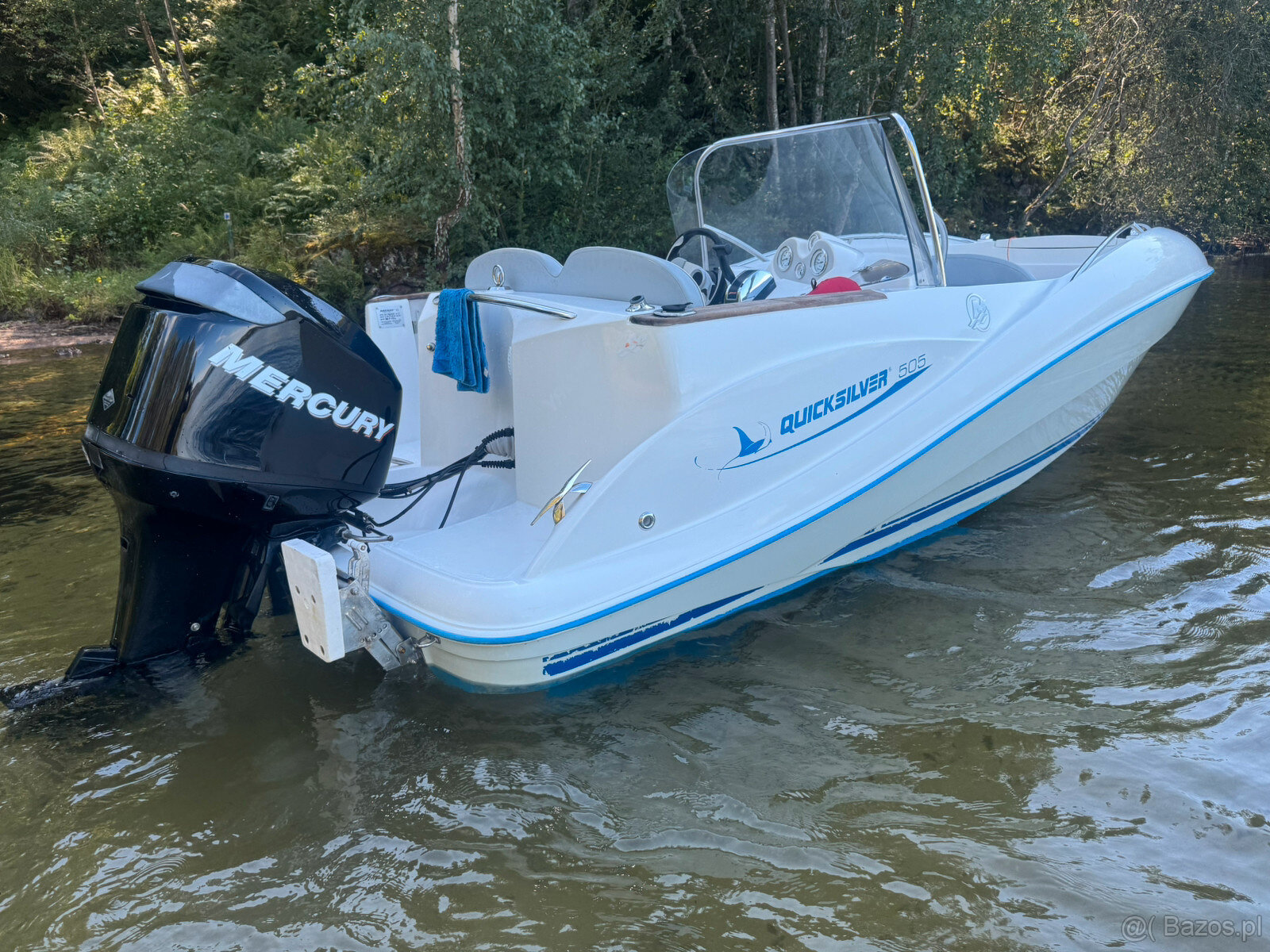 Sprzedaję łódź motorową Quicksilver Commander z przyczepą